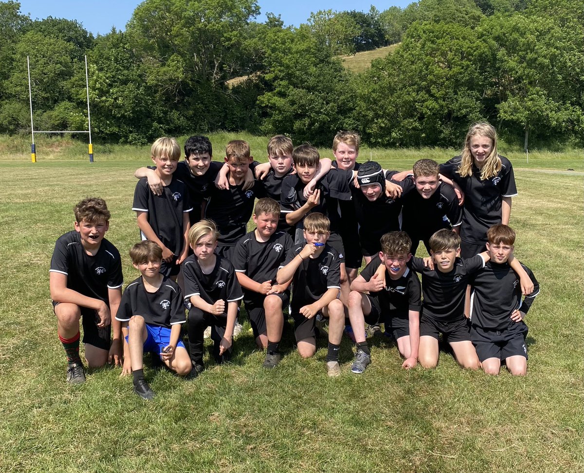 IoloJonesRygbi's tweet photo. Fantastic afternoon in the βοΈβοΈ @PE_YDB for yr7 10βs festival. 60 students playing with a smile on their facesπ₯ Great to give the future players an opportunity to play π Diolch @AronEvansRygbi @YsgMorganLlwyd @MrlycettPE @RygbiYBH for making the journey π #RGCEast #WEUHub https://t.co/ivAHhglF2S