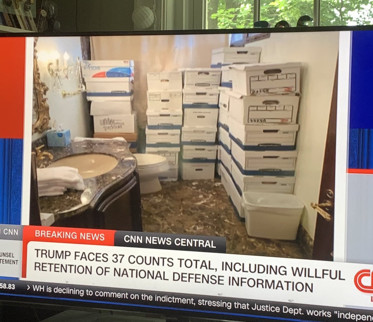 dragwenfly's tweet photo. And I get guff for having a few magazines on hand for bathroom reading #indictment https://t.co/m7vhjQKaFB