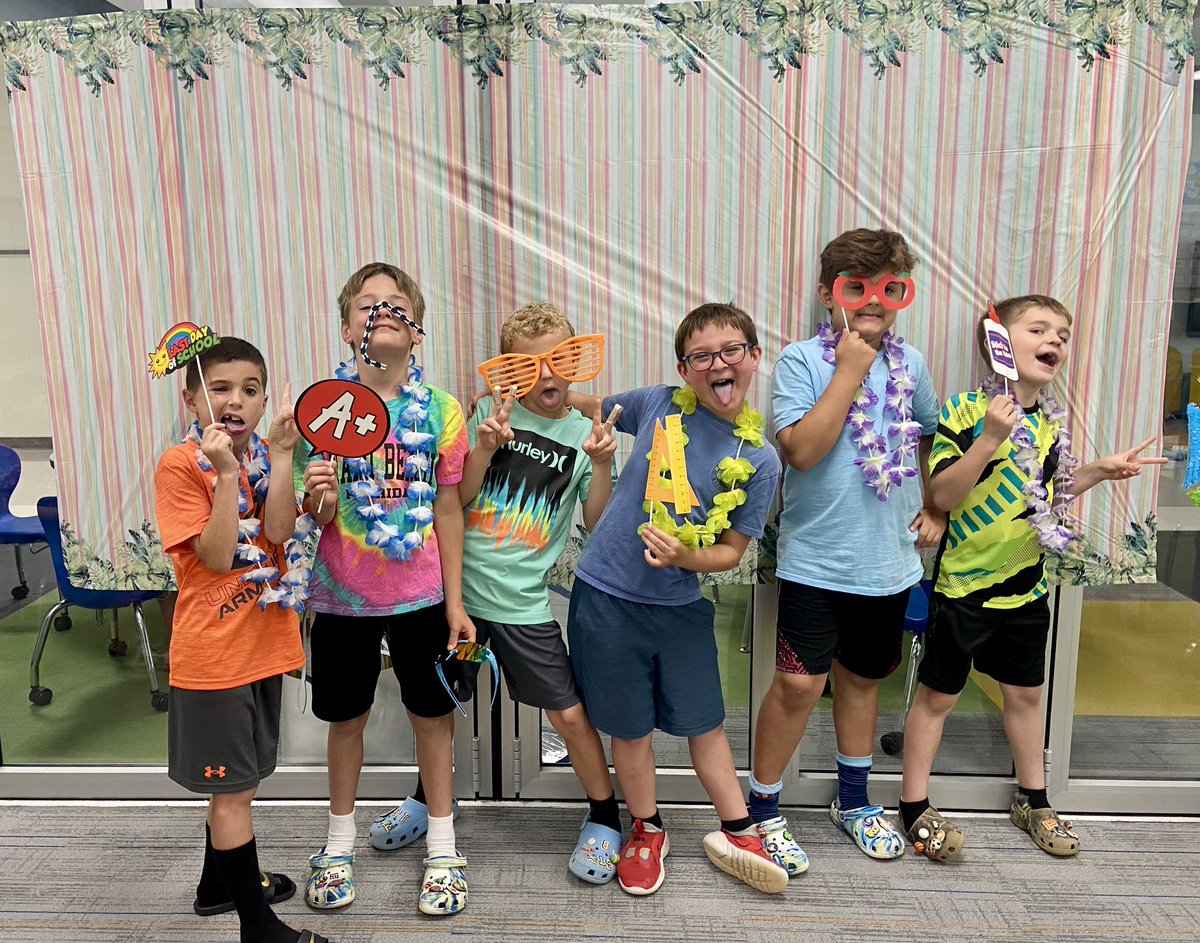 Last day of school Photo Booth!