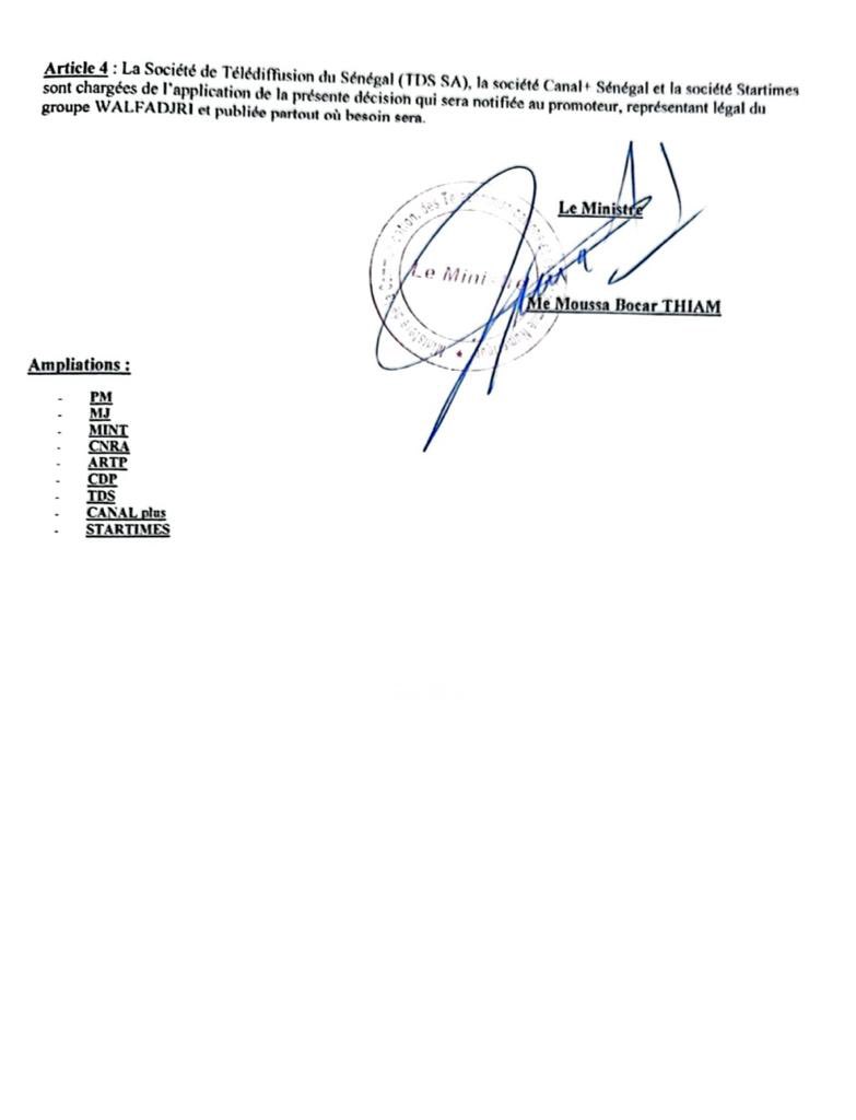 vieuxaidara's tweet image. Si jamais @SYNPICS_SN #CORED ainsi que les organisations de Presse au Sénégal laisse passer cette mesure inique, tous les médias Sénégalais qui ne sont pas corrompus ou aux ordres de @Macky_Sall et @YoroDIA18 sont en sursis pour les 8 mois de gouvernance qui leur reste.