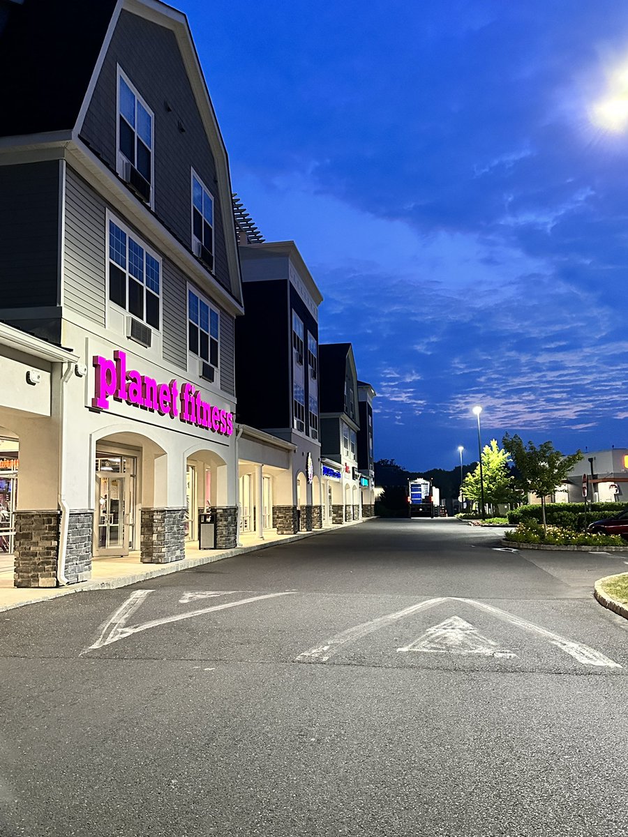 DuchessNJ's tweet photo. Workout done for today 👟💪🏻Only 8 more days until the Mammoth March! 

#GetItDone #FitAnd52 #Motivated #HealthyLiving #LoveYourself #healthylifestyle #stayfocused #FocusedOnMyGoals @PlanetFitness #mammothmarch #walkoutside #hiking https://t.co/kQtR10JaRT