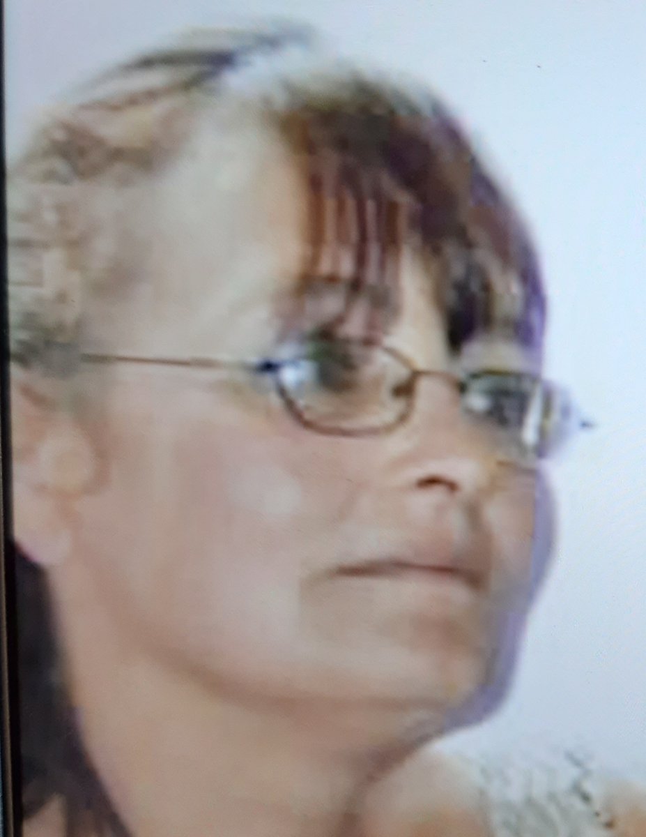 #CANYOUHELP | Have you seen Michelle Hogan who is missing from #Penlan #Swansea from 2.30pm on 9 June wearing dark trousers & a black & white top.
Call us ref: 189071
💬 Live Chat south-wales.police.uk
💻 Online bit.ly/SWPProvideInfo
📧 swp101@south-wales.police.uk
📞 101