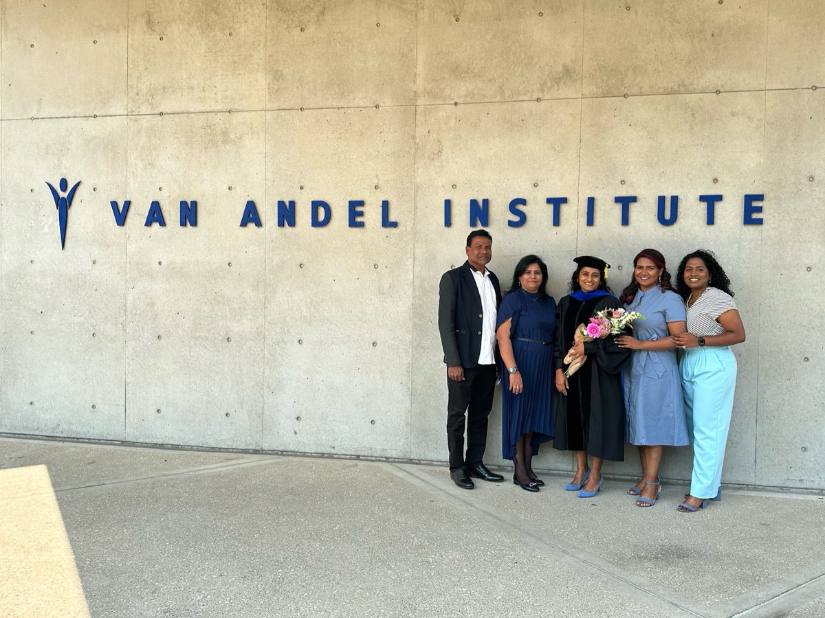 Menusha Arumugam (@amenusha) on Twitter photo All the love and support I had through the past 6 years was condensed into such a special graduation day! Officially a <a href="/SteensmaLab/">Steensma Lab</a> and <a href="/VAInstitute/">Van Andel Institute (VAI)</a> Graduate School alumni! 💙🤍 Excited to move out west this summer and start the next stage of my journey with the <a href="/Hilgendorf_Lab/">Keren Hilgendorf</a> All the love and support I had through the past 6 years was condensed into such a special graduation day! Officially a <a href="/SteensmaLab/">Steensma Lab</a> and <a href="/VAInstitute/">Van Andel Institute (VAI)</a> Graduate School alumni! 💙🤍 Excited to move out west this summer and start the next stage of my journey with the <a href="/Hilgendorf_Lab/">Keren Hilgendorf</a>