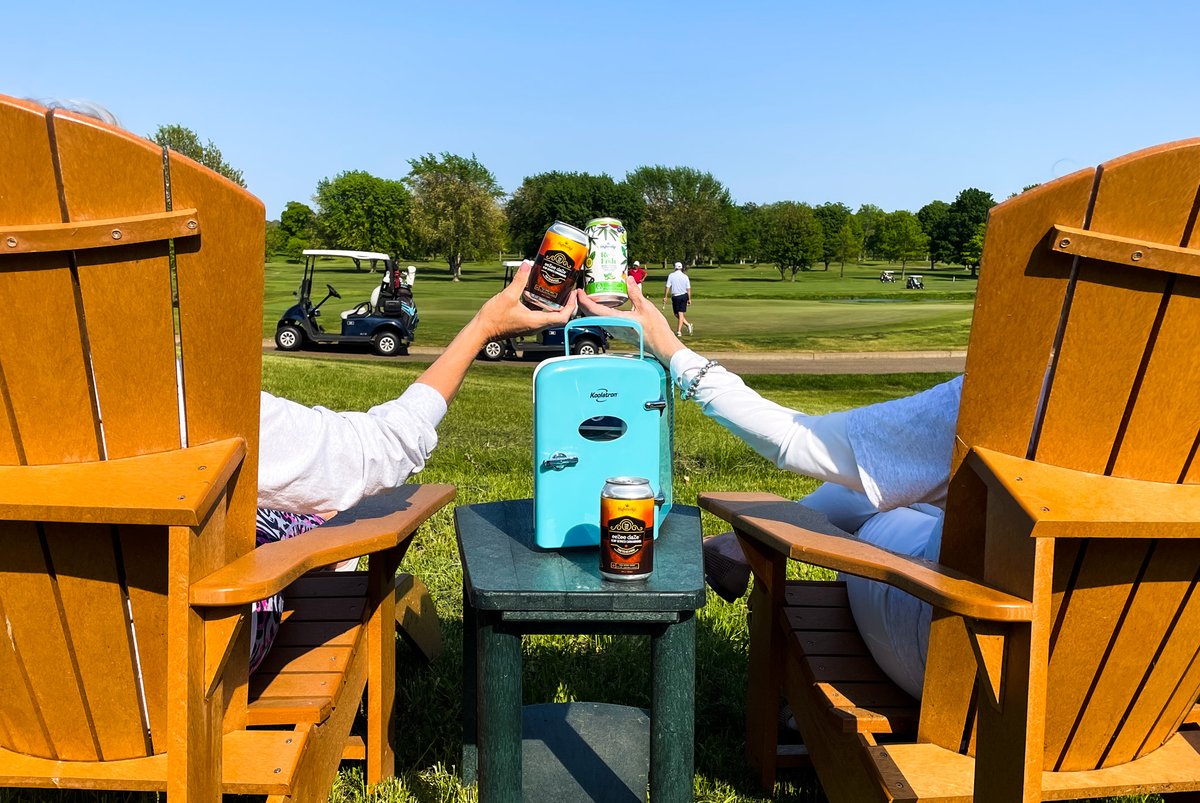 #Cheers to a wonderful #weekend! Sit back, #relax and enjoy your last few hours of it.
.
#weekendvibes #sunday #sundayfunday #friendshipgoals #cannabisbeverages #golfcourseviews #golflife #cheerstotheweekend #relaxandunwind #goodtimewithfriends #cannabiscommunity #enjoytheview