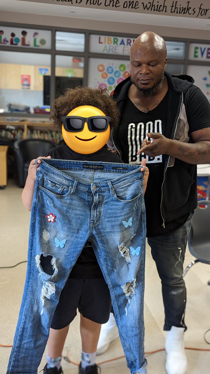 OriginalRoland's tweet photo. Sonny takes time during lunch to help this student revamp his jeans. #mentorship #StitchKingsX #SewingStudioClasses @DDSBSchools @WPSwolves https://t.co/hd9XOVKJ4x