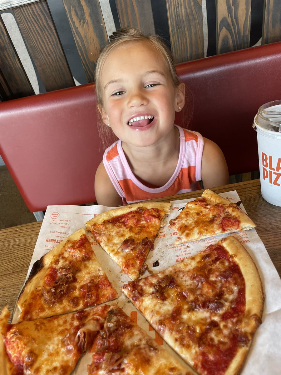bburtron's tweet photo. My lunch date @BlazePizza https://t.co/xC4NVbXMgu