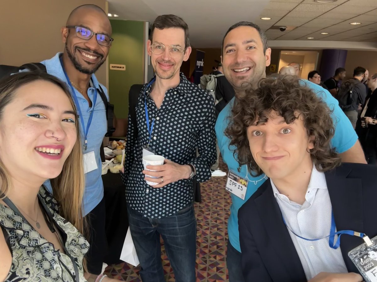 tiffanyfayj's tweet image. First #golang conference since 2018. It’s so nice seeing folks in the Go community again! 
@jboursiquot Alan Donovan @spf13 @FiloSottile @goinggodotnet 

@gothamgo #gothamgo