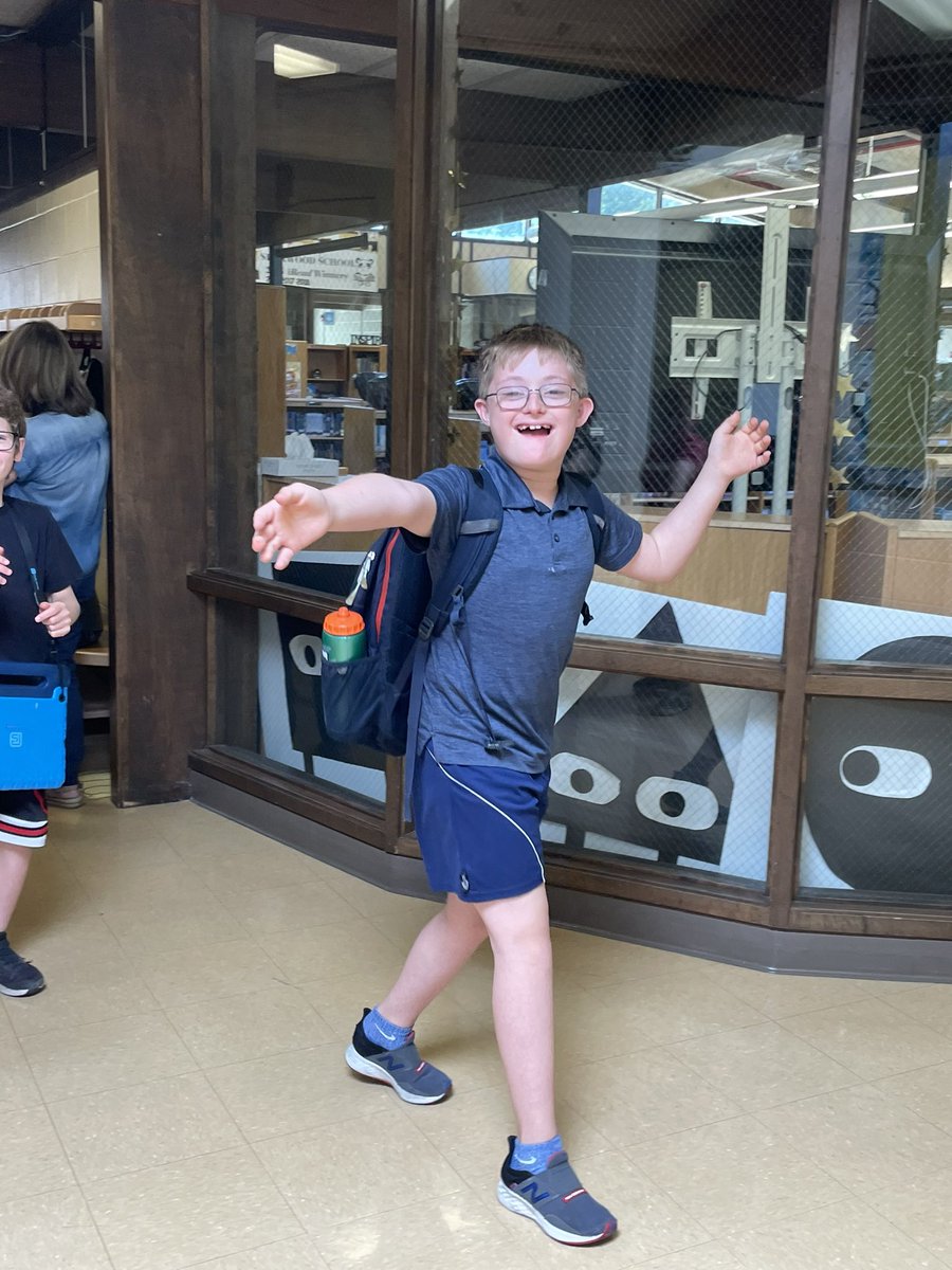 Walking into middle school like…
#112leads #sherwoodshines112 
Can’t believe how lucky I am to have gotten to be their SLP for the past 4 years ♥️