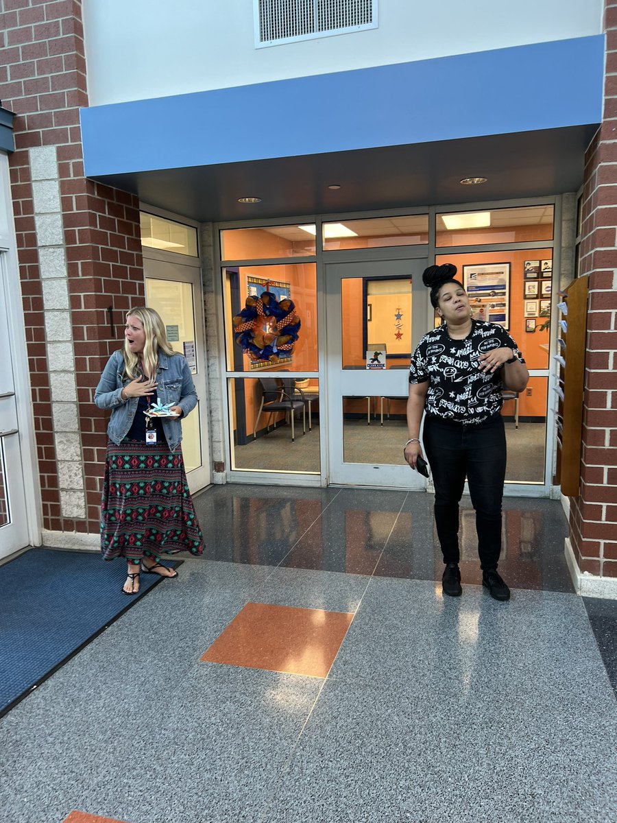 Gator Parents Got Talent! Sing us a song to pick up your student, 1st edition! #BuildingtheBestSPS #GrowingGreatGators