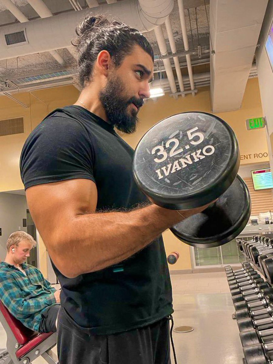 najib__rahal's tweet image. 90%+ of gym goers are not training properly and its slowing their progress.

I wrote a guide going over the principles of lifting to save you months of trial and error.

I am giving it away for FREE.

If you want it:

• Retweet + Comment “send”
• Must follow so I can DM.