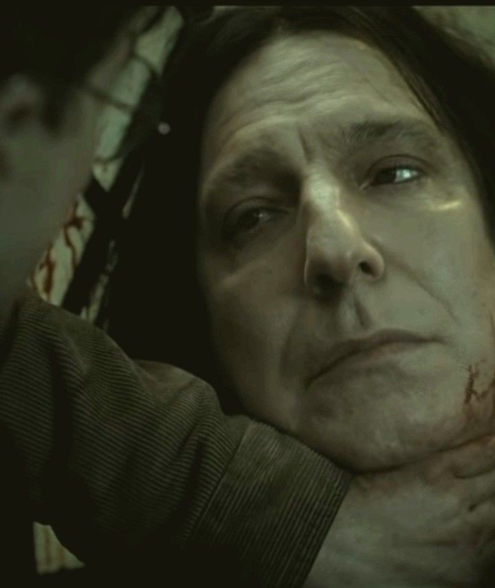 Severus Snape'nin son sözü,Lily'nin gözlerini bir kez daha görebilmek için Harry'e dönüp basitçe, 'bana bak' olmuştur.
