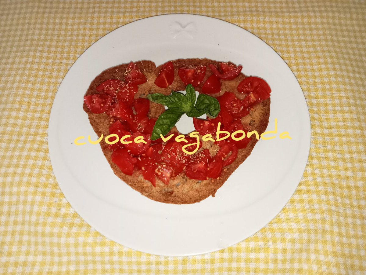 CuocaVagabonda's tweet photo. Fresella con i Pomodorini del Vesuvio
#venerdì #cena
#fresella #pomodorini
la ricetta è sul mio blog 👇https://t.co/XjllRdaBt5
clicca sulla pagina "cuciniamo insieme"
se provi una mia ricetta, taggami #cuocavagabonda https://t.co/GnrJDDo599