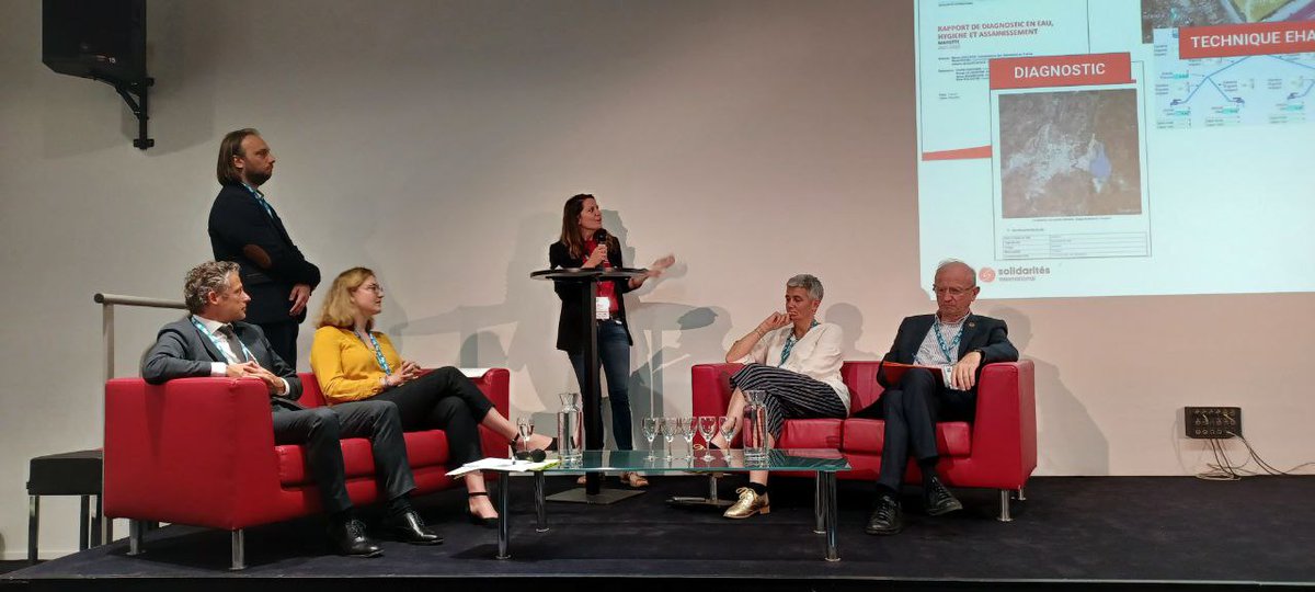 dihal_gouv's tweet photo. Intervention ce jour au congrès @_astee  @VilledeNice de @ManuelDemougeot directeur de mission "Résorption des #bidonvilles" #dihal sur le thème  accès à l'#eau pour tous y compris les groupes vulnérables, marginalisés aux côtés de 
 Gérard Payen, Corinne Feliers, Marie Lehouck https://t.co/MA5fITEhnY