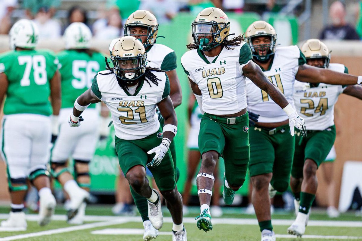 Blessed to say I received my FIRST D1 offer from The University of Alabama at Birmingham!!🐉 <a href="/UAB_FB/">UAB Football</a> <a href="/si_one11/">Sione Ta'ufo'ou</a>