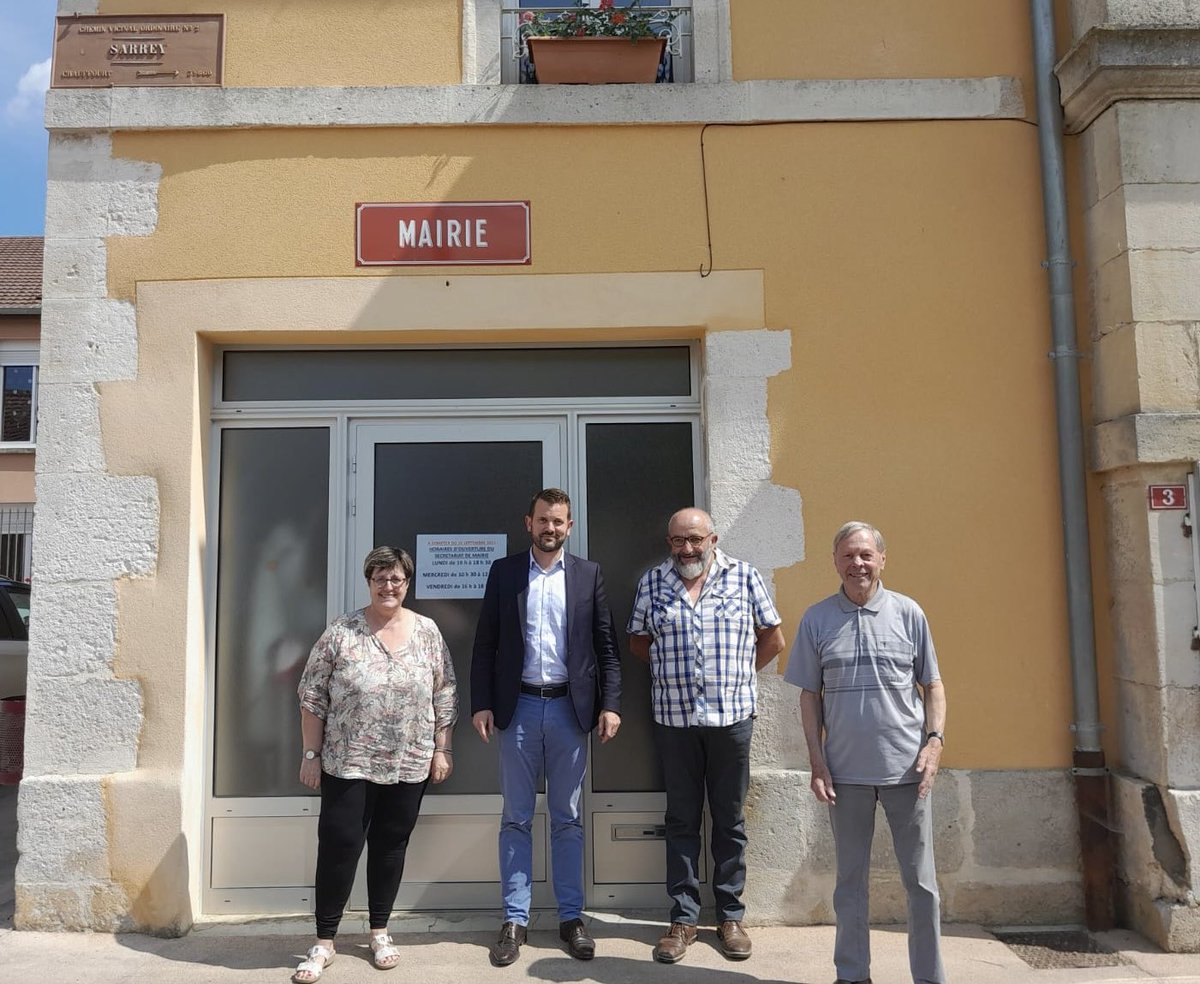 BentzChristophe's tweet photo. Au plus près des enjeux du territoire avec de nombreuses rencontres à la CAPEB sur les charges qui pèsent sur nos entreprises, avec le maire et l’équipe municipale de #Sarrey sur la compétence eau & assainissement, puis à l’AG de l’UDAF qui soutient les familles haut-marnaises👇 https://t.co/E4t7XM2eVP