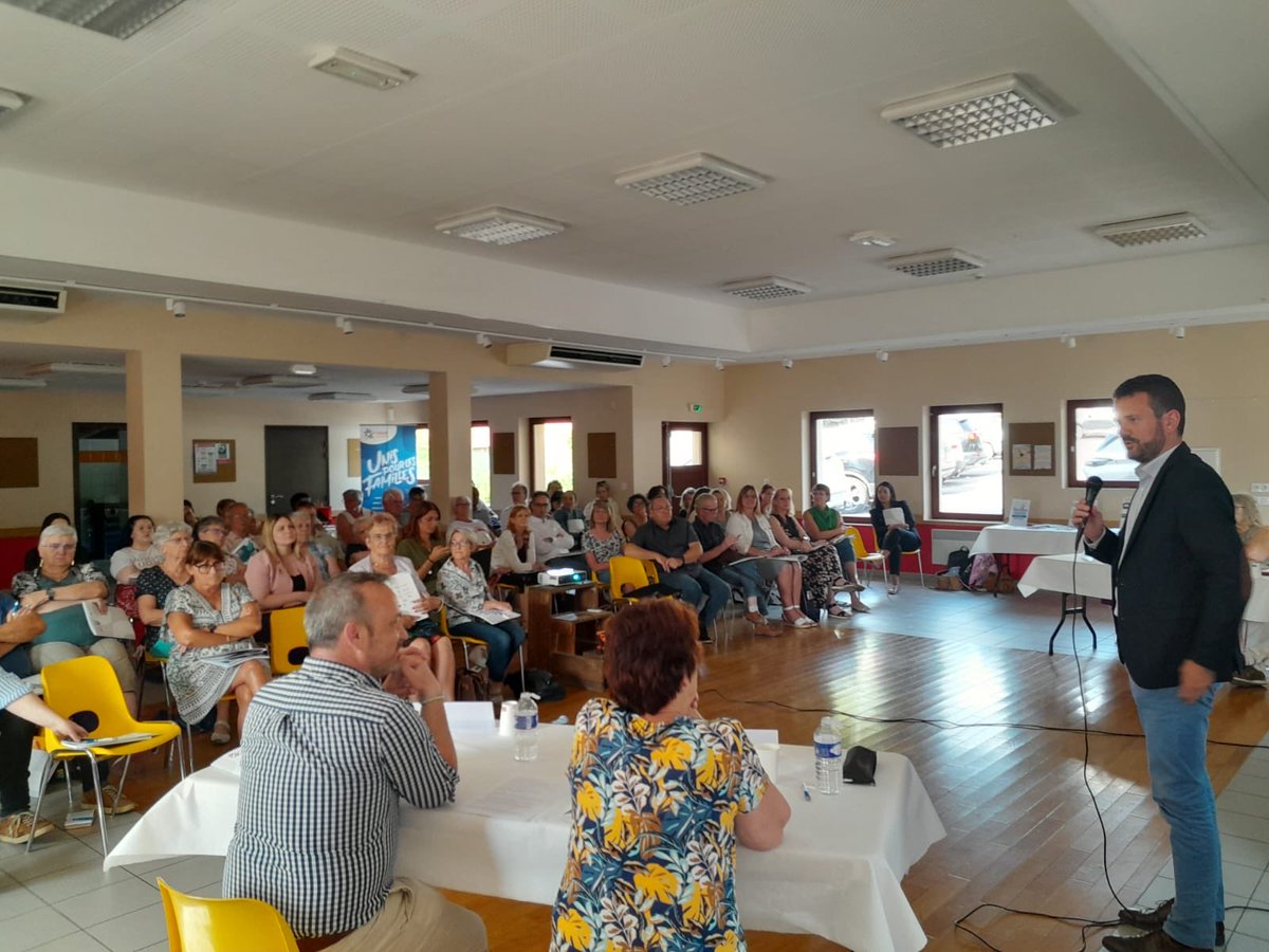 BentzChristophe's tweet photo. Au plus près des enjeux du territoire avec de nombreuses rencontres à la CAPEB sur les charges qui pèsent sur nos entreprises, avec le maire et l’équipe municipale de #Sarrey sur la compétence eau & assainissement, puis à l’AG de l’UDAF qui soutient les familles haut-marnaises👇 https://t.co/E4t7XM2eVP