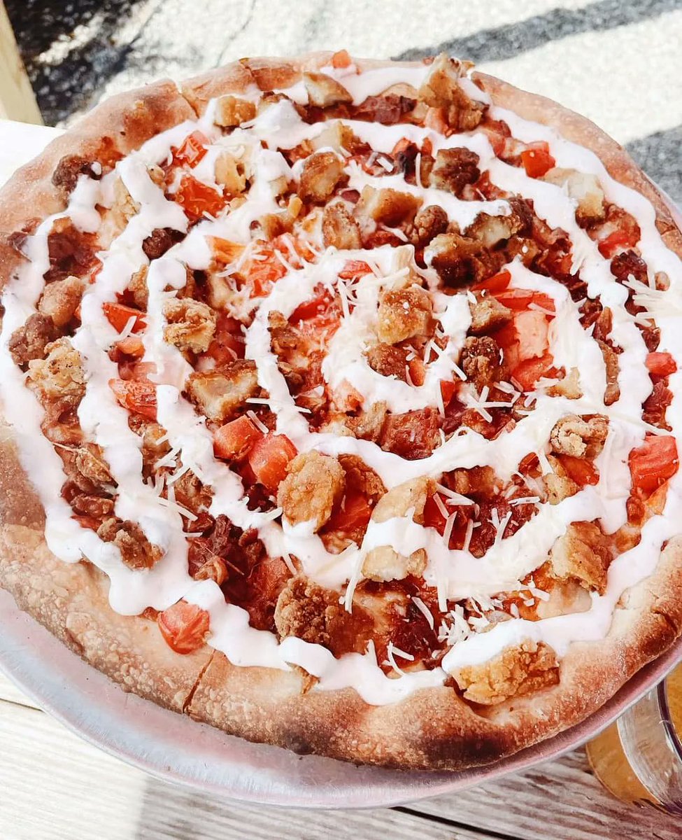 TapHouseSL's tweet photo. A delicious pie on our outdoor patio seems like a must right now!

#pizza #SummerVibes https://t.co/mY1eqL12EA