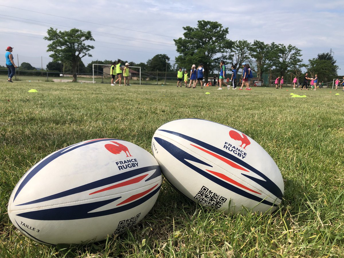 Rencontre Rugby Toucher en partenariat avec <a href="/SOPCCT_Rugby/">SOPCCT_Rugby</a> 
l’EPS au service de la cooperation et du partage. Des enseignants engagés pour des élèves motivés! 
#IENPDCH @USEP38