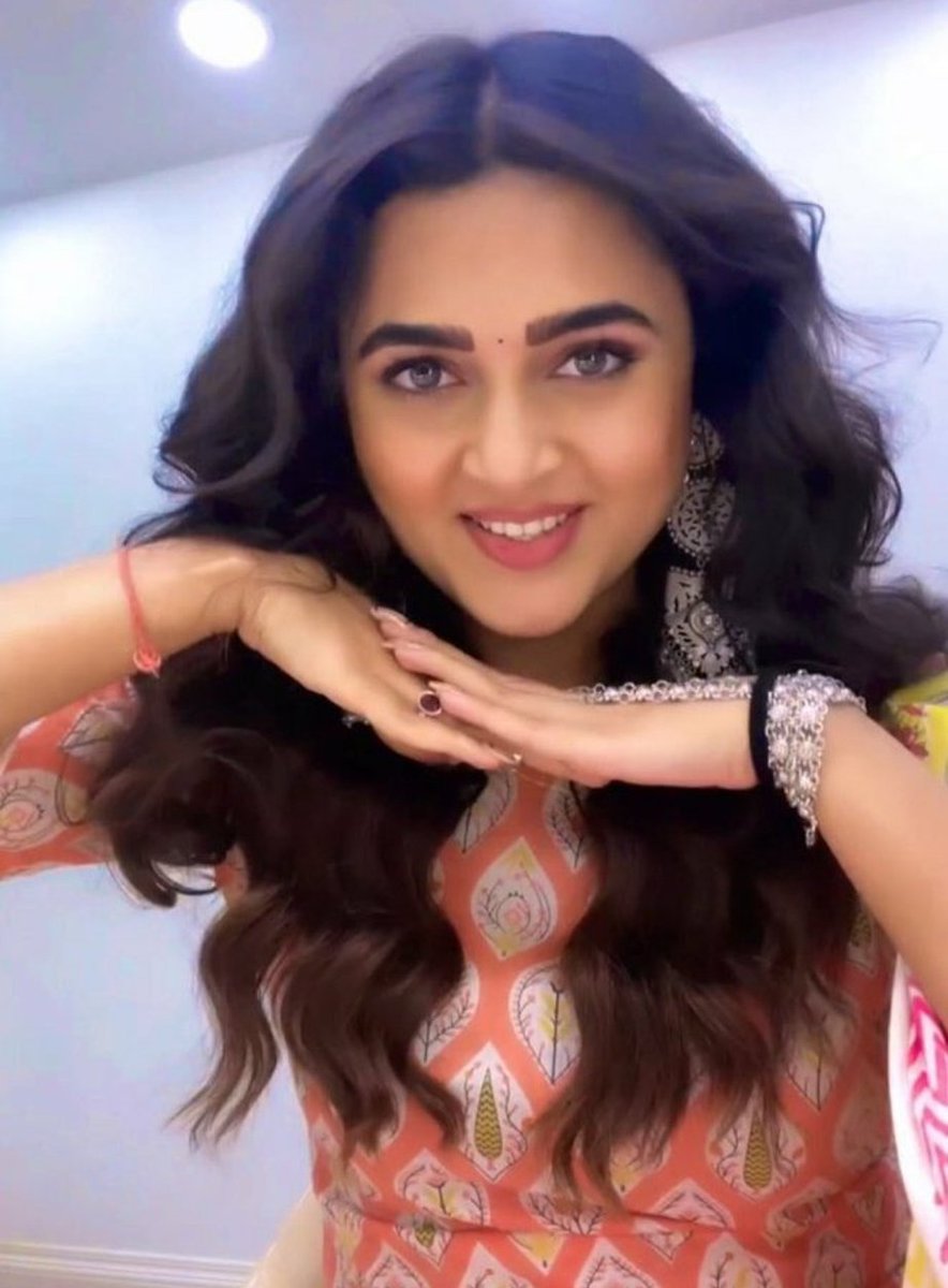 S1Sahoo's tweet photo. HAPPY BIRTHDAY CutiePie 😘🎉🥳🎊🎂🎈

May God bless you with abundance of love, happiness, good health and success.❤️

HBD TEJASSWI PRAKASH

EVIL EYES OFF TEJRAN 🧿

#TejasswiPrakash #TejRanFam #KaranKundrra #TejRan https://t.co/E3HZtBjPRO