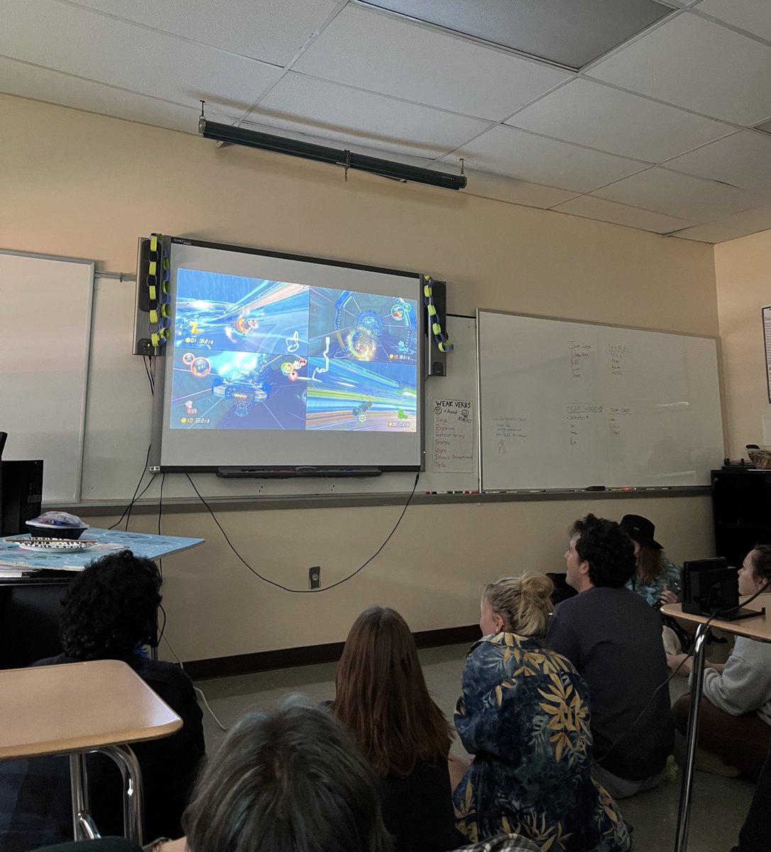 Playing Mario Kart for our final day in Literature and Human Behavior! 🎮♥️ @HPRwildcats @JonTallamy @SeamusWCampbell #hprwildcats #hpwildcatpride #TopofNj