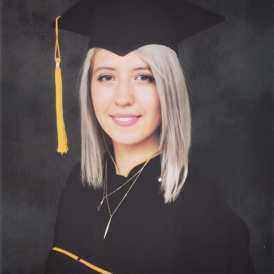 LuisaZenal's tweet photo. Bonus pic, this is my high school graduation photo 😅 
#VANovices #NoFangsLeftBehind
@VaRenewal https://t.co/D0OqtYHaqx