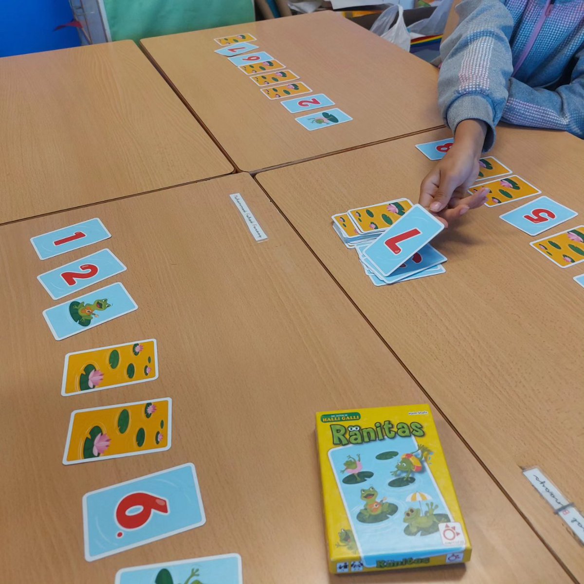 AFIM21_alm's tweet photo. Nueva sesión de juegos con @AFIM21_alm en distintas sedes del #CPRsierraalmagrera de Villaricos el alumnado se ha divertido con juegos que potencian la competencia matemática #Programaimpulsa
@FundlaCaixa
#conectarjugando
@HABA_es
@Mercurio_Juegos
@LudiloJuegos https://t.co/Z7tAgc4mcb