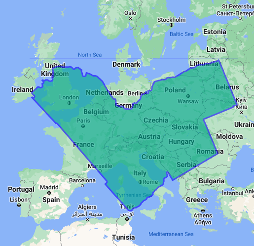 jawneigh's tweet image. Every time I&apos;m in Ottawa I&apos;m just baffled at the sheer sprawling size of the city following aggressive late-90s suburban/rural amalgamation.  

This is the size of Ottawa&apos;s city limits (green/blue) overlaid on top of Europe.