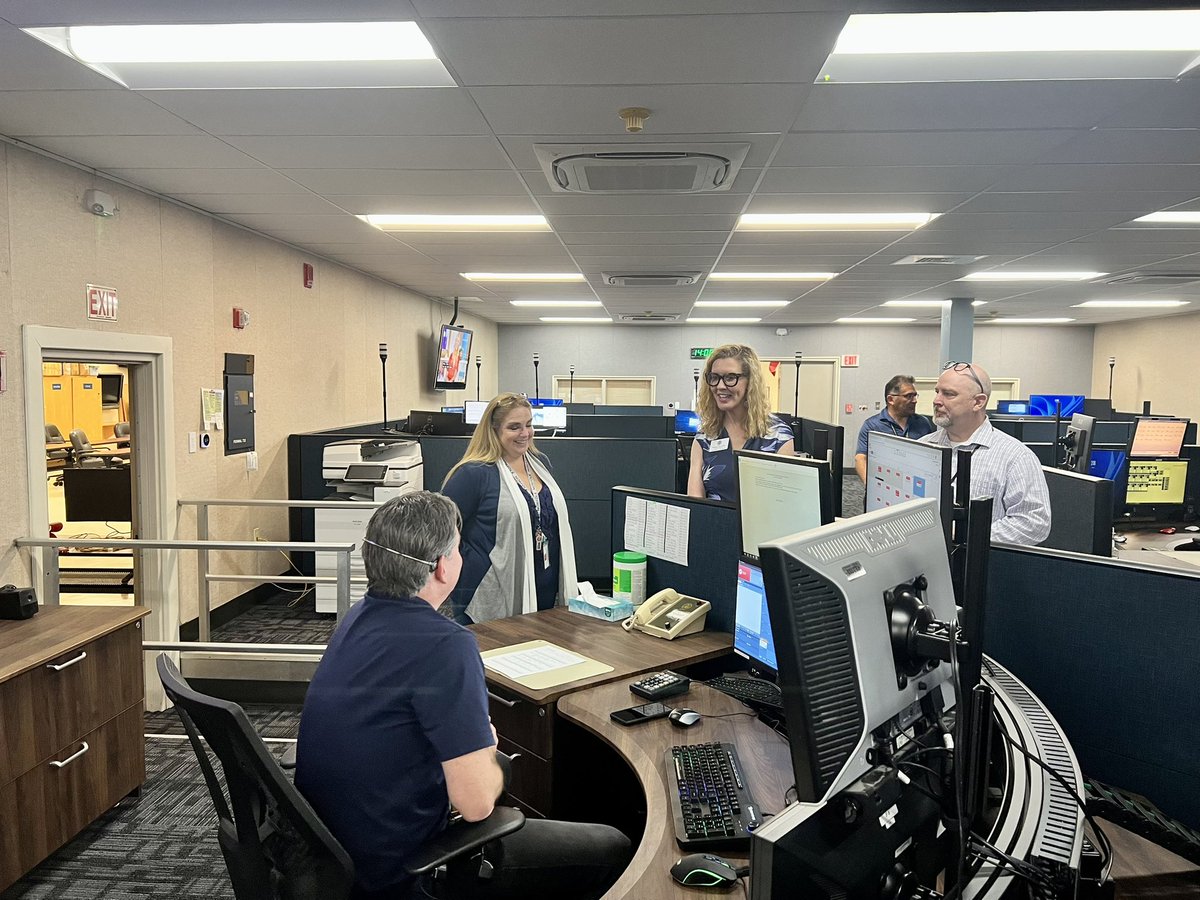 NorfolkOEM's tweet photo. Thanks to Councilpersons Danica Royster and @AndriaMcClellan for stopping by the #Norfolk911 center to check out our new renovations! It was great seeing you both and talking about the future of #Norfolk911.  Go #TeamNorfolk https://t.co/jJpzrBZ8g1