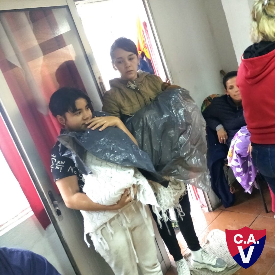 CAVencedor's tweet photo. La semana pasada se realizaron castraciones en la sede social de nuestro club hacia los y las vecinas de la zona. 

Agradecemos a los equipos técnicos y de higiene presentes en el club y a los vecinos que se hicieron presentes. 

El Vencedor en Movimiento. https://t.co/NbQJ3Epilt