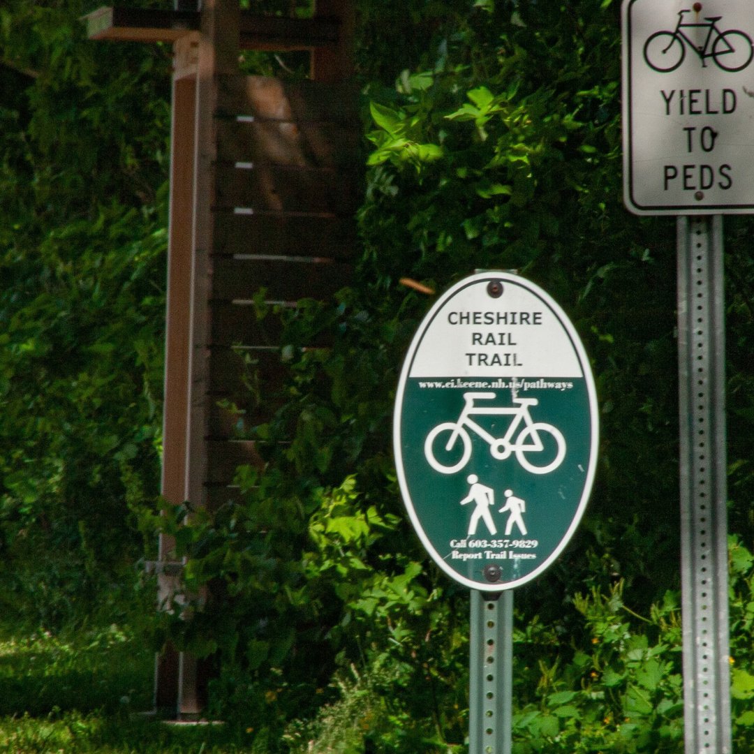 ExploreKeene's tweet image. Did you know the Cheshire Rail Trail has 42-mile scenic route connecting towns like Keene and Troy. Join the adventure! 🚴♂️🐴🐶 Learn More: zurl.co/Fb3y 

#CheshireRailTrail #NewHampshire #ExploreNH #OutdoorActivities #explorekeene #keenenh