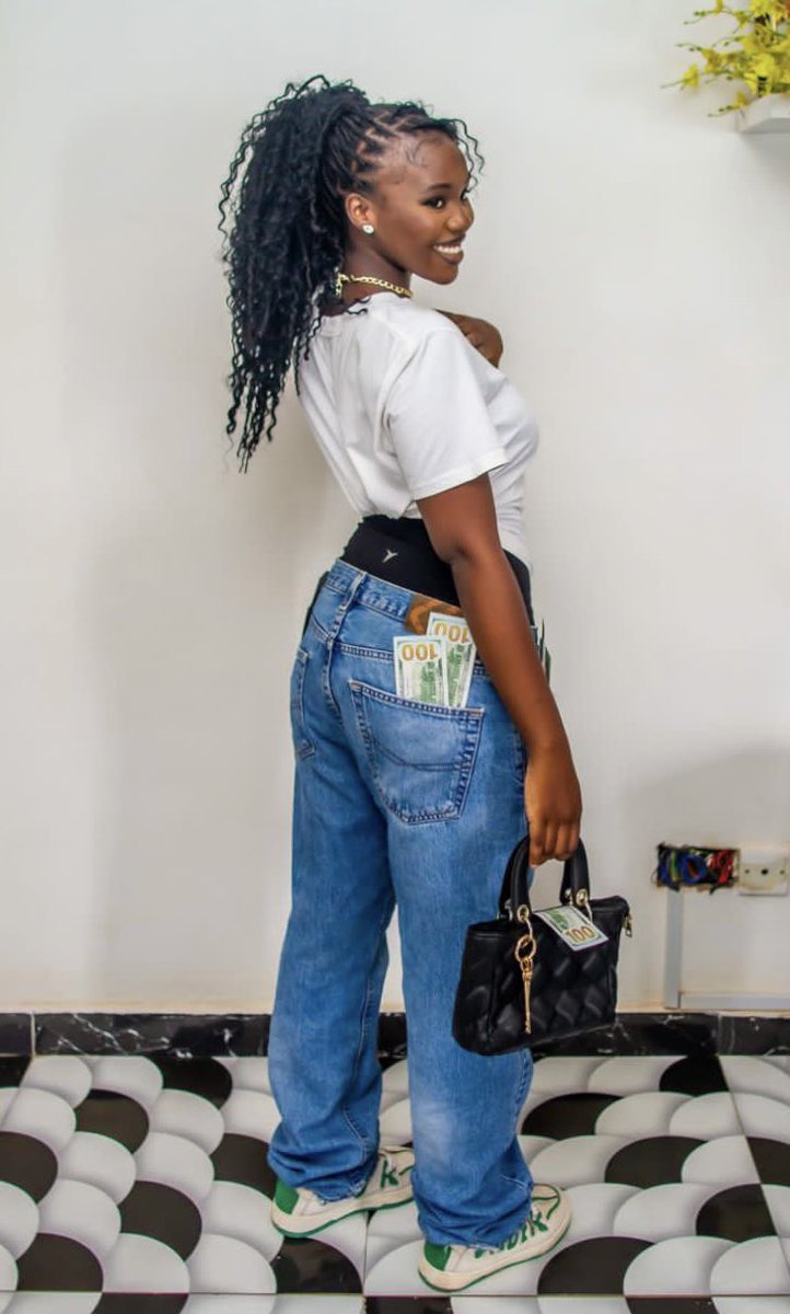 Itsboii_'s tweet image. Manifesting the lyrics to my song #creditalert. Stream it❤️❤️❤️❤️