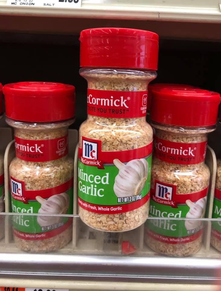 Bloomchen_'s tweet image. This garlic at my local grocery store knows what’s up.