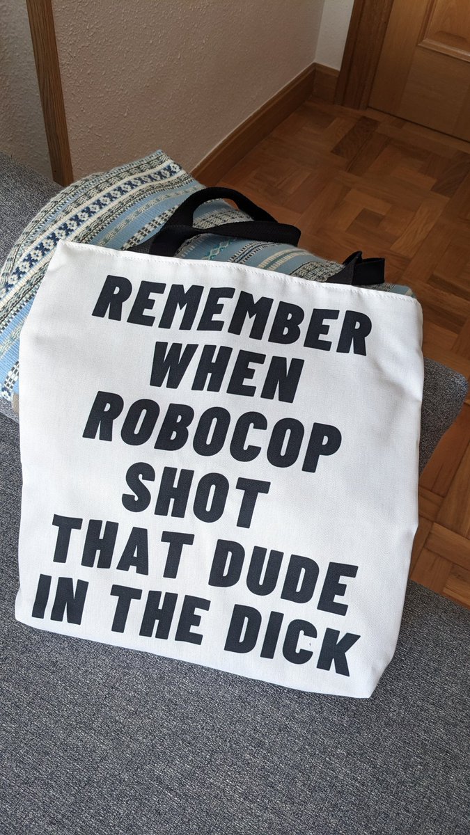 Eskerrik asko <a href="/Erreharria1/">@ErreHarria #ANkerkeriariSTOP 🇵🇸🙈🙊🙉</a> . Sekulako oparia! #GoraRobocop