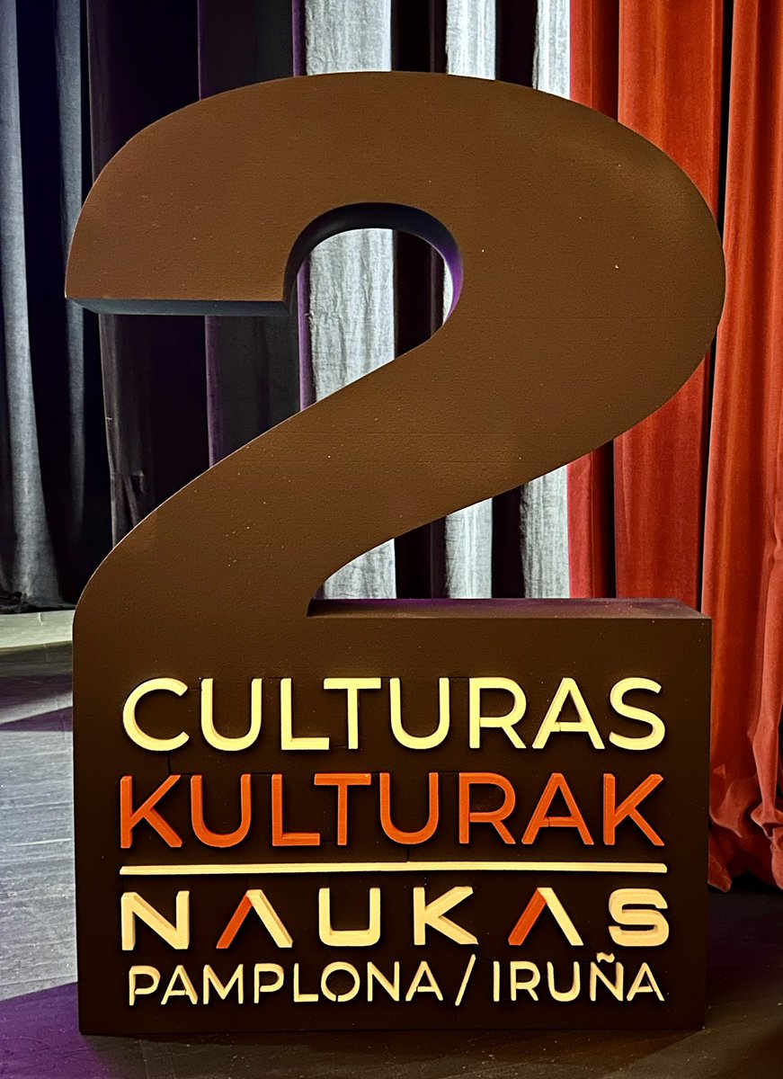brionesci's tweet photo. Todo listo para que mañana disfrutemos de #LasDosCulturas en #NaukasPamplona @Naukas_com, con  @javierarmentia, @microBIOblog, @Joaquin_Sevilla, @Irreductible, @aberron, @Uhandrea, @__Oihan, @puratura, #MiriamRidruejo @duoflautopia… y + amig@s!! https://t.co/TSG8fY3bLm