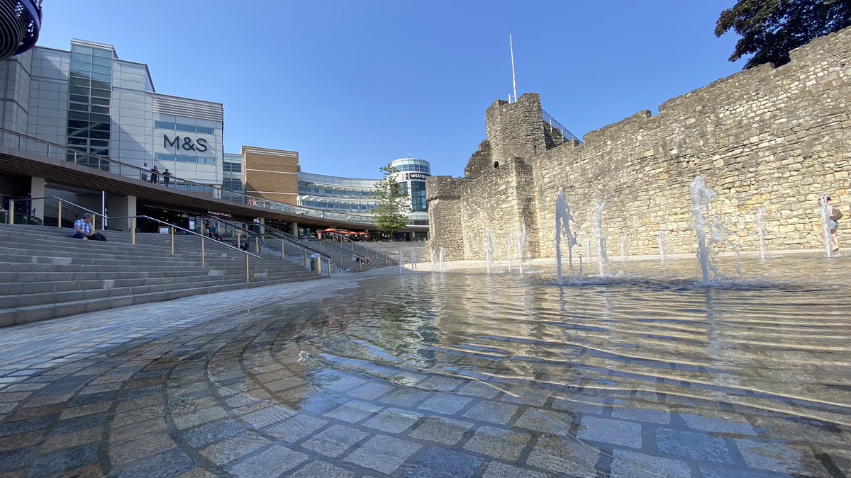 Water ripples and reflections 

#photography #waterphotography #waterreflectionphotography #reflectionphotography #cityphotography #water #waterfauntain #waterfeature #waterfeatures #waterreflection #waterreflections #puddlereflection #reflection #reflections #reflectiongram