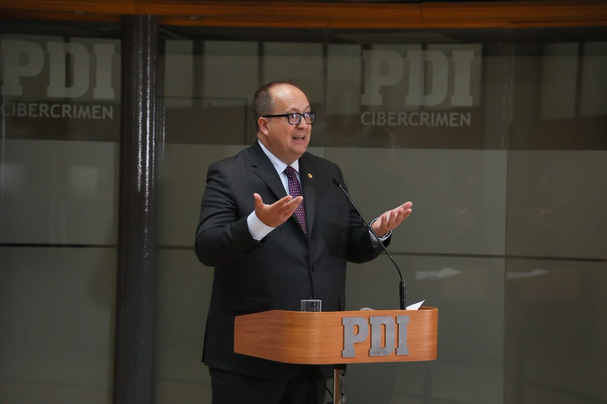 🔒<a href="/PDI_CHILE/">PDI Chile</a> junto a la <a href="/FiscaliadeChile/">Fiscalía Nacional</a> desbarataron una red de explotación infantil. La "Operación Orión 2" detuvo a 95 personas y e incautó 179.947 imágenes y 37.902 videos. ¡Un trabajo coordinado y focalizado, nos hace más fuertes!