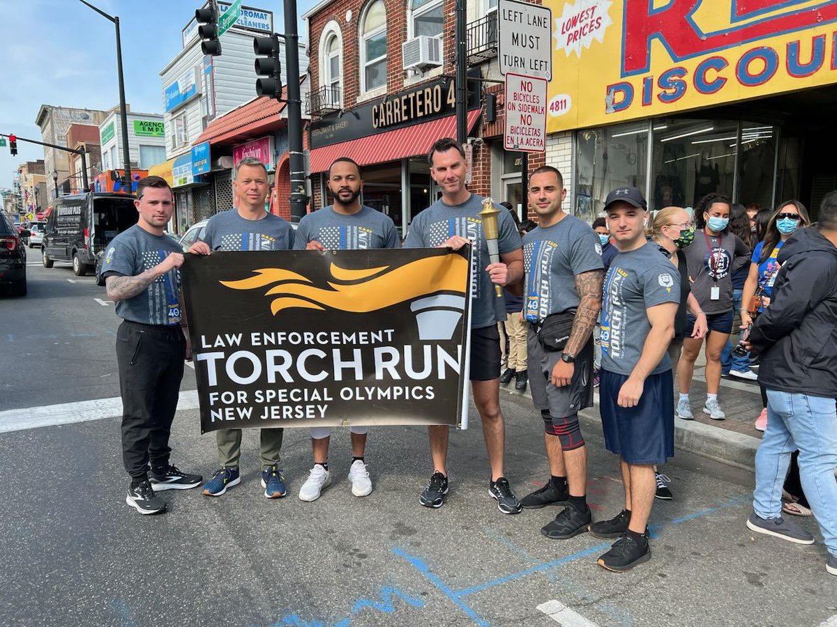 HobokenPD's tweet image. Go team!!! @HobokenPD representing at todays #TorchRun around Hudson County for @SONewJersey!

@CityofHoboken @HCPOProsecutor @HobokenPBA2 @HobokenPSOA2