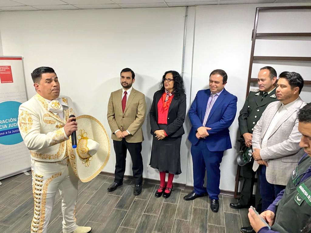 SubseJusticiaCl's tweet photo. En #GobiernoenTerreno en la #RegióndelMaule, subsecretario @jgajardofalcon inaugura dependencias de la @CAJmaule de Talca, junto a la Presidenta de la Corte de Apelaciones @PJudicialChile, parlamentarios y autoridades regionales. 🌱 https://t.co/NXIQ8KiLiY