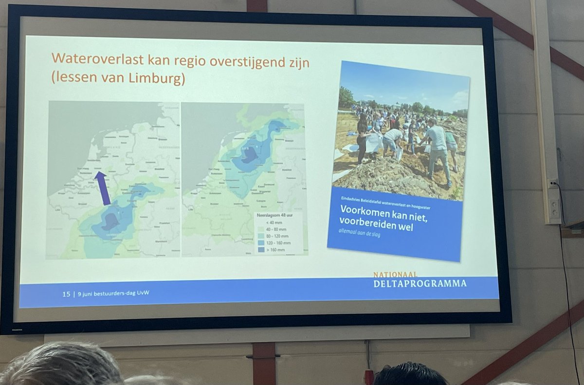 MadoRuys's tweet image. Bestuurdersdag @waterschappen in Zwolle. Voor veel nieuwe bestuurders. Oa #Deltaprogramma. Bevlogen toelichting @delta_comm met boodschap: zie de meervoudige opgaven als kánsen, ga nu aan de slag met de oplossingen. Stap voor stap &amp;amp; steeds beter 💙💚