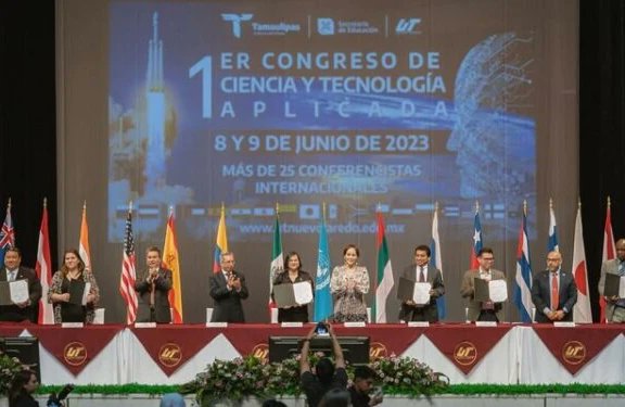 HectorVillarri's tweet photo. Participando más 1, 200 alumnos y 27 conferencistas de 18 países realizan el Primer Congreso Internacional de Ciencia y Tecnología Aplicada organizado por el @gobtam a través de @EDUCATAM y la @UtLaredo #NuevoLaredo #Tamaulipas @maza_78 #SET #SEMSyS #UTNL https://t.co/FuHh5031rr https://t.co/5Z8qRsxmg9