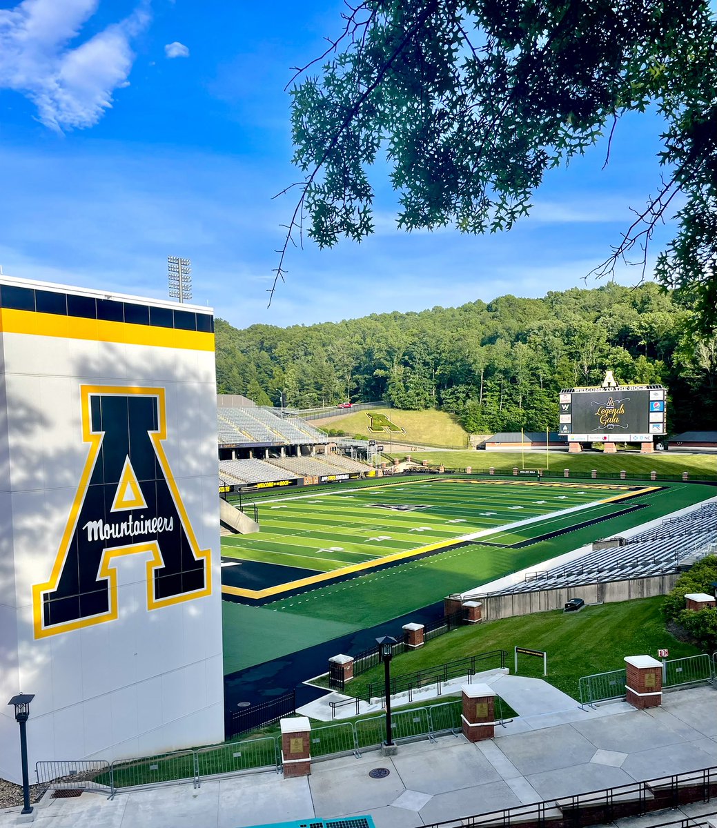 I’ll be back at @AppState_FB tomorrow for their Specialist Camp. Looking forward to another great session. #AppNation #GoApp

@coach_sclark @BrianHainesb @CoachDeGraf23 @barrettdavis4 @HKA_Tanalski