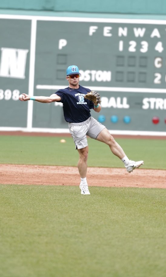 OfficialCCBL's tweet photo. Pictures from our workout day at Fenway! ⚾️ https://t.co/N0x7FhOiQe