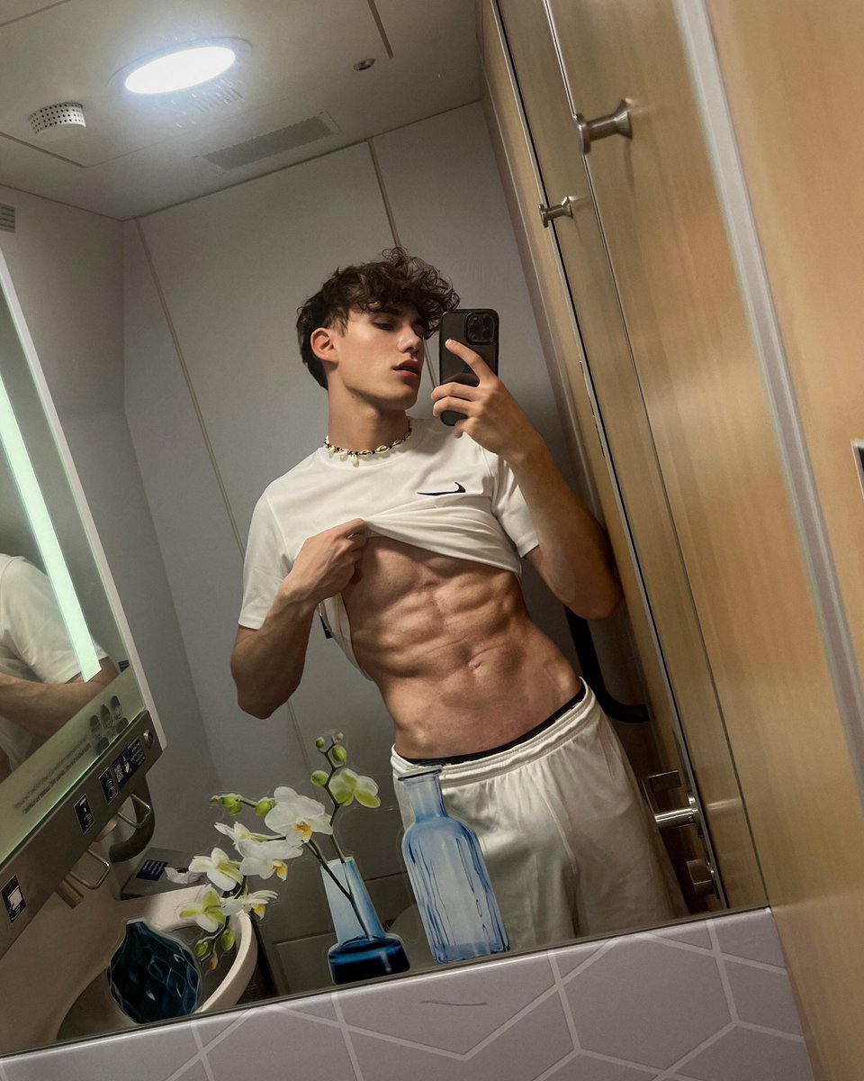 Star Luca on Twitter: "Horny and bored on train 🥱 What is your favorite