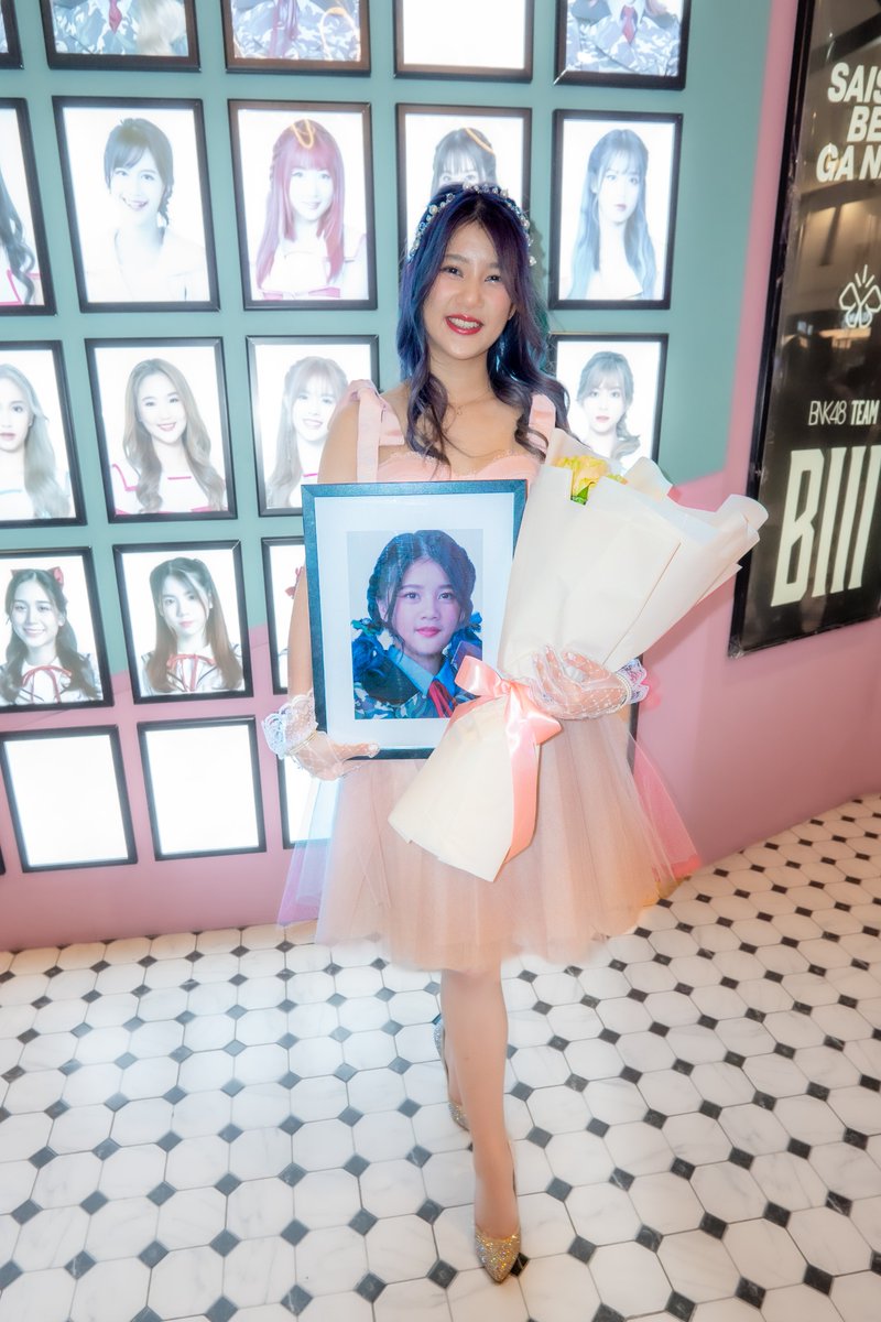 EnelTeleri's tweet photo. สุขสันต์วันเกิดนะเคท 22 แล้ว ขอให้มีความสุขมาก ๆ ไปเรียนต่ออย่างราบลื่น จะคอยเอาใจช่วยอยู่ตรงนี้เสมอนะ

ปล set นี้ไม่เคยลงใน twitter เคยเอาลงใน Line บ้านอย่างเดียว ถือโอกาสนี้กลับมาลงย้อน

#KateBNK48
#KateKorapat
#เคทกรภัทร์ https://t.co/OijbcwMJnk