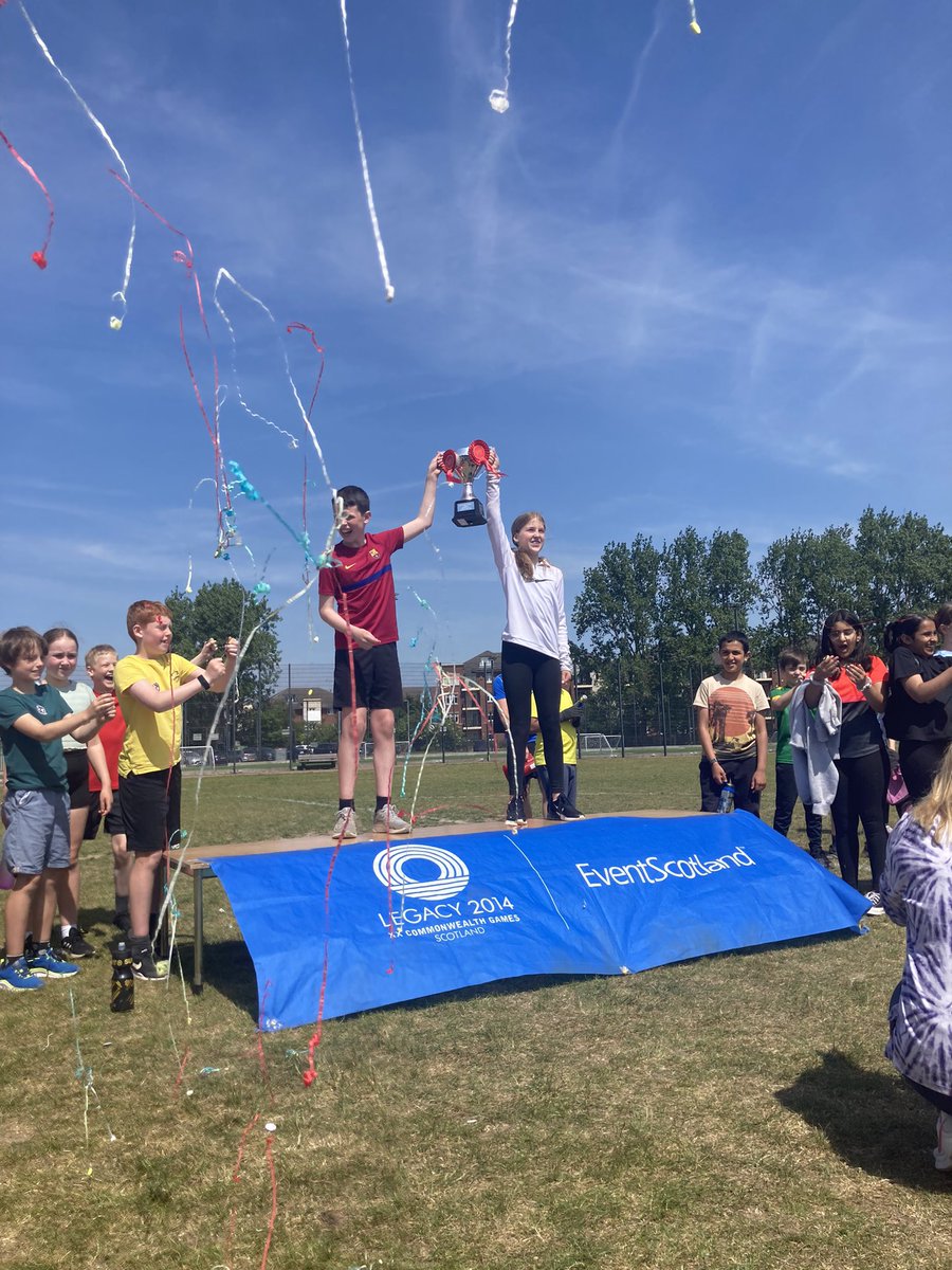 Braidbar Primary School & Nursery Class tweet media