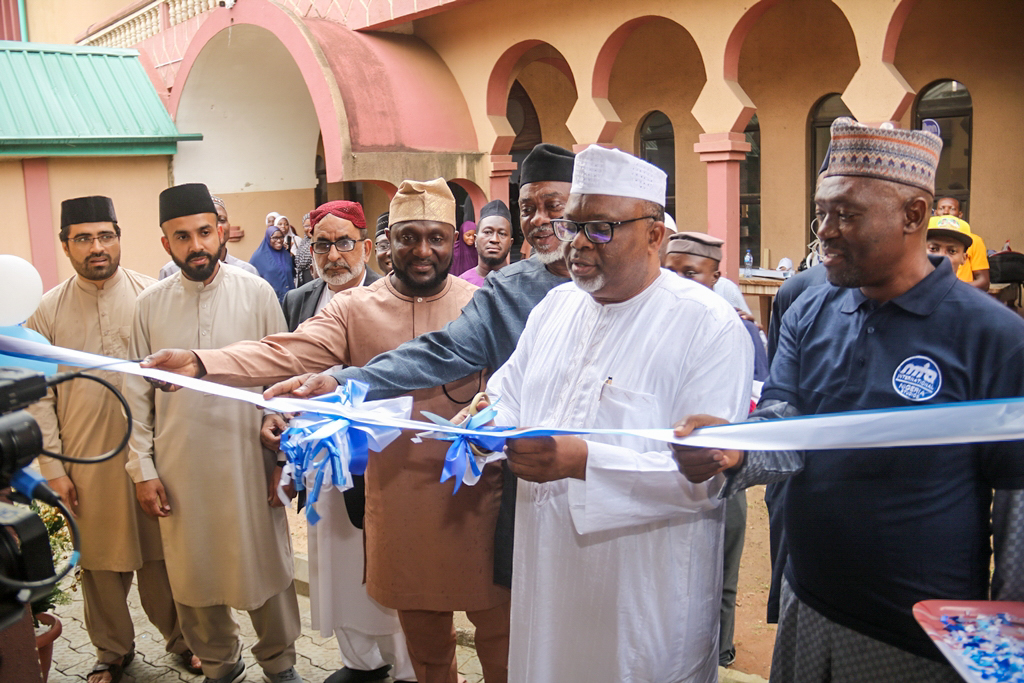 MuslimTVAfrica's tweet image. By the Grace &amp;amp; Mercy of Allah, @MuslimTVAfrica has inaugurated its brand new studio in #Lagos #Nigeria 🇳🇬. 

New, creative &amp;amp; exciting content will be produced in English, Hausa, Yoruba and French for our viewers across #Africa. Inshallah 🙏