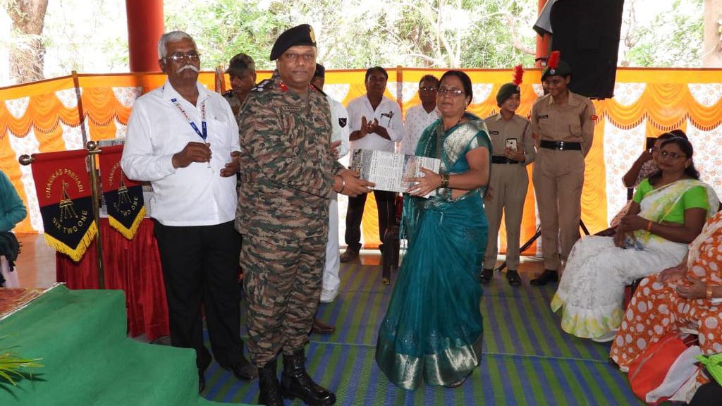 IaSouthern's tweet image. Our Veterans Our Pride !

#Veteran Mela by Station HQ #Devlali organised at #Dhule to provide beneficial inputs,resources &amp;amp; support to approx 800 veterans from Dhule &amp;amp; #Nandurbar districts. Stalls by Record Office, Banks,Medical, SPARSH, Agniveer &amp;amp; CSD were established
#WeCare