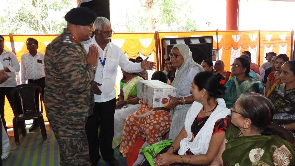 IaSouthern's tweet image. Our Veterans Our Pride !

#Veteran Mela by Station HQ #Devlali organised at #Dhule to provide beneficial inputs,resources &amp;amp; support to approx 800 veterans from Dhule &amp;amp; #Nandurbar districts. Stalls by Record Office, Banks,Medical, SPARSH, Agniveer &amp;amp; CSD were established
#WeCare