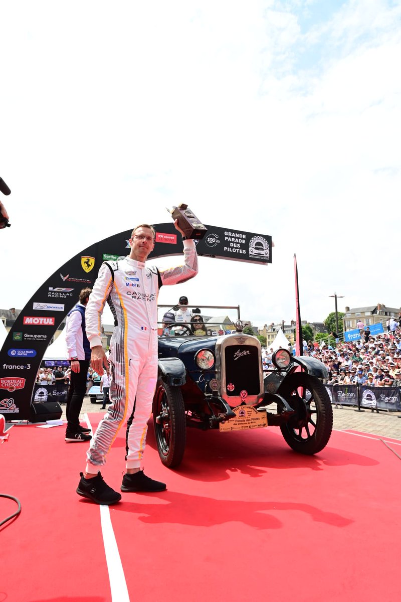 ofcourselemans's tweet photo. Il est le #manceau de cette édition 2023,  Sébastien @BourdaisOnTrack a été acclamé par la foule. https://t.co/RQx0DFLqG5