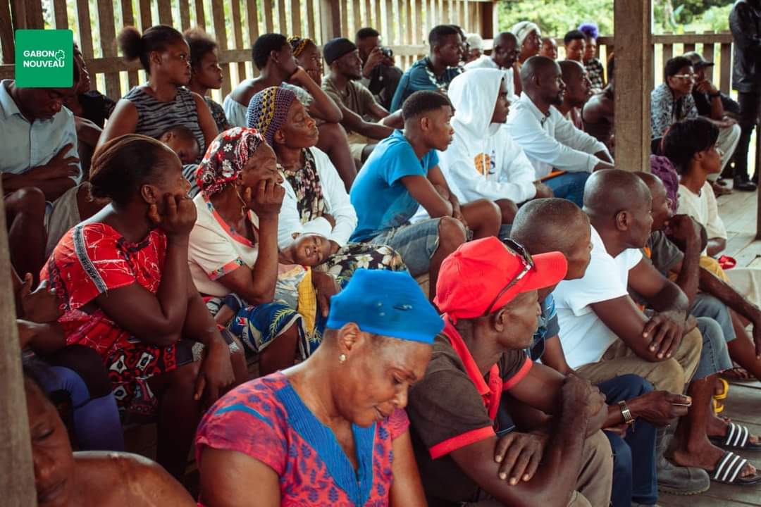 mikejocktane's tweet photo. Pour le #Gabon_Nouveau dont nous rêvons, chaque citoyen compte et doit être considéré comme un acteur important. Merci, chers concitoyens de #Miang et de #Mitzic, pour avoir saisi l'enjeu.

Dr #MikeJocktane
#tourneerepublicaineG92023
#GabonAlternance2023 https://t.co/d4jE7HuPkQ